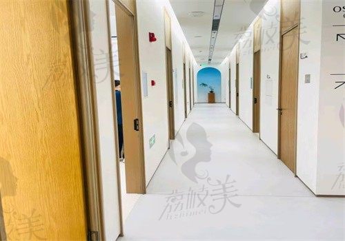 上海偶索医疗美容门诊部走廊