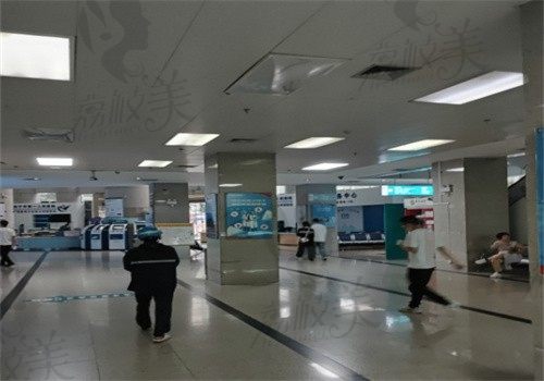 石家庄市人民医院大厅