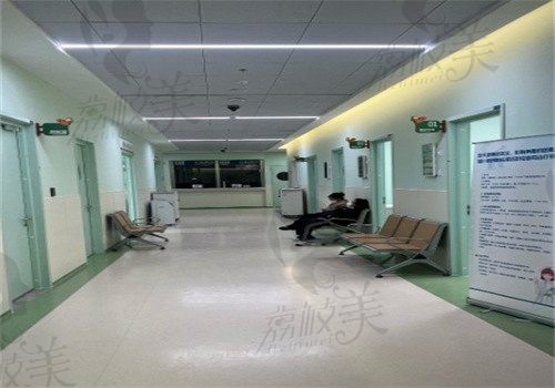 驻马店市中心医院走廊