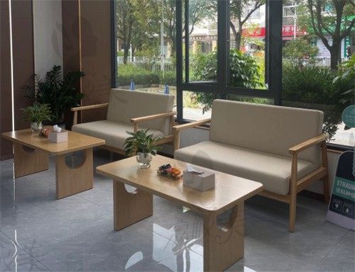 丽江韩瑞口腔门诊部休息区