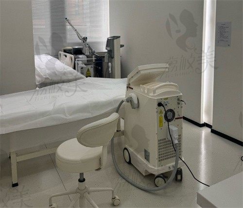 北京荔颜荔禾医疗美容门诊部诊疗室