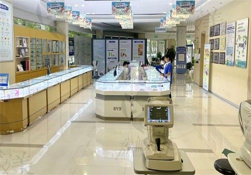 萍乡爱尔保良眼科医院视光区