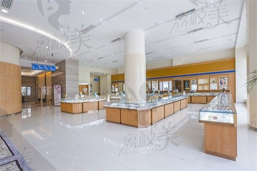 丽江爱尔眼科医院大厅