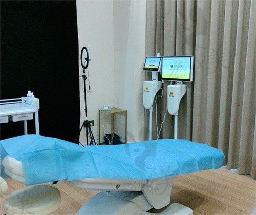 成都晶肤医疗美容诊疗室2