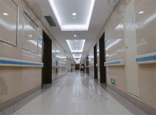 武汉科技大学附属天佑医院走廊
