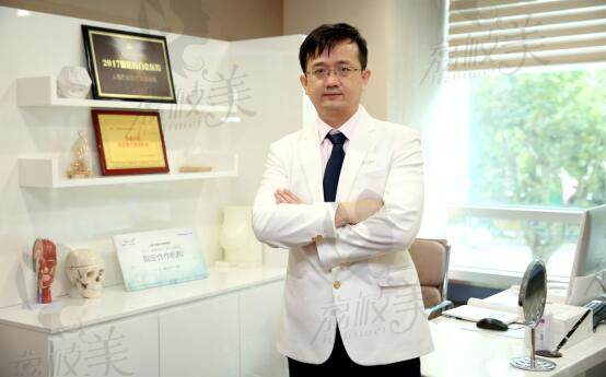 上海艺星整形外科植发科主任张久赋