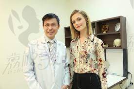 变性医生Dr.Kamol Pansritum（伽蒙）