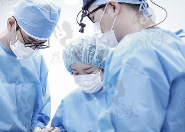 韩国AB整形外科医院手术中