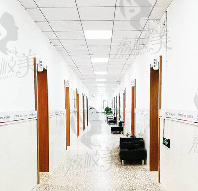 长春博爱中医院口腔科走廊.jpg