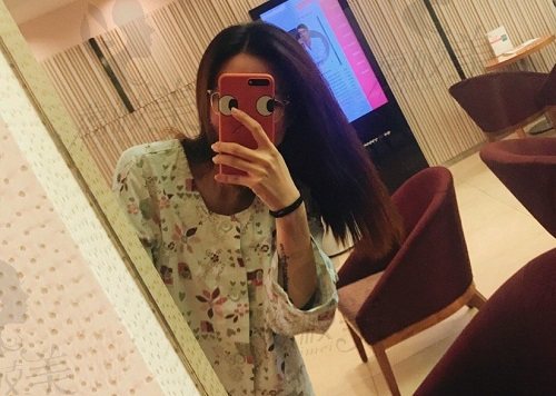 玉在镇医生隆胸术后当天