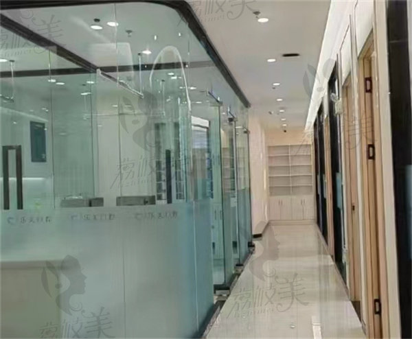 昆明乐美口腔诊所走廊 昆明乐美口腔诊所走廊