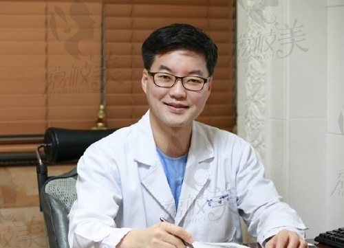 韩国BK整形医院金炳健院长