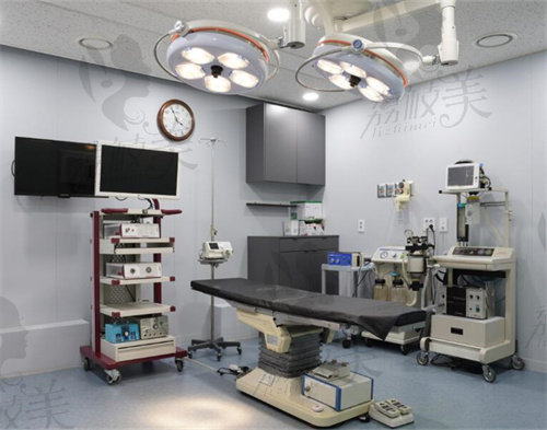 韩国MIDLINE整形外科医院手术室