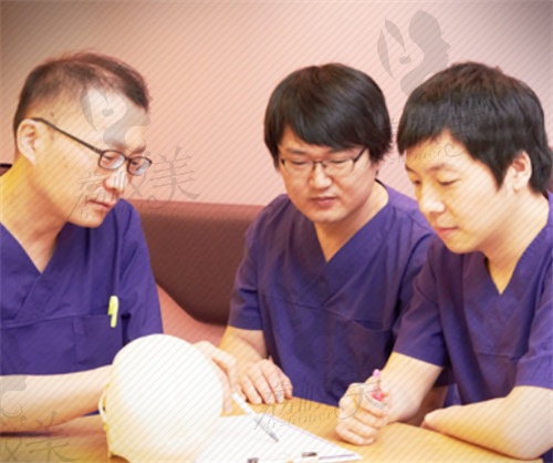 韩国美自人整形外科医生团队