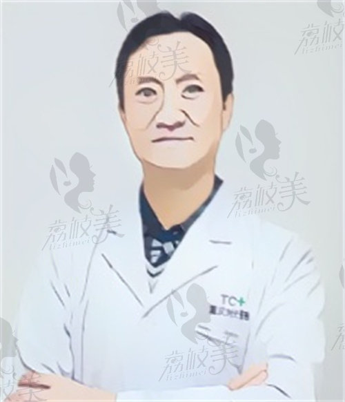 重庆冯辉利医生做胸部整形价格多少钱？
