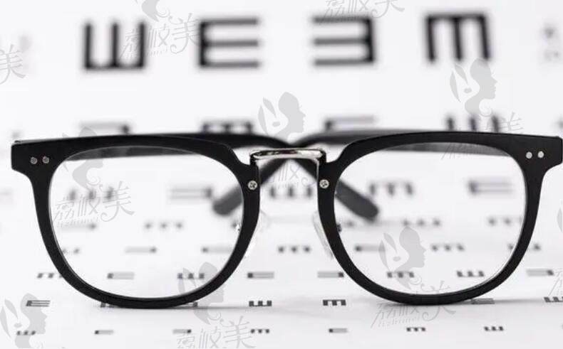 做完近视眼手术可以摘掉眼镜