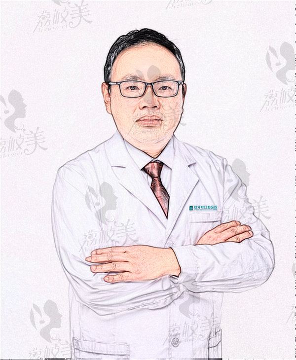 刘宇昂口腔医生
