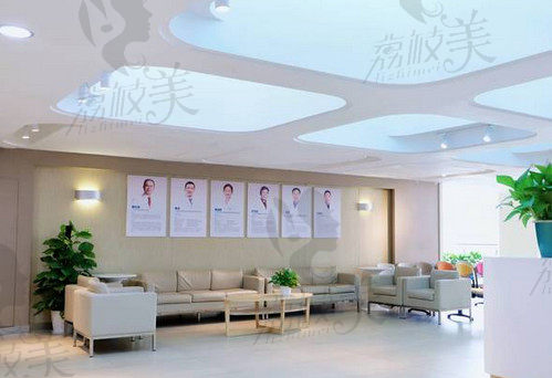 深圳爱尔眼科医院候诊室