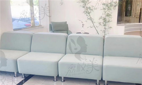 廊坊燕郊晶颜口腔种植牙价格