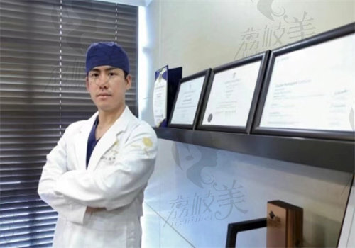 韩国TS整形外科姜旻奎院长专访：谈谈香肠眼修复手术一些心得