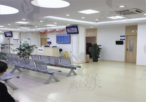 上海和平眼科医院仪器设备齐全且先进