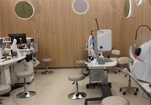杭州飞秒秒眼科医院近视手术多少钱？