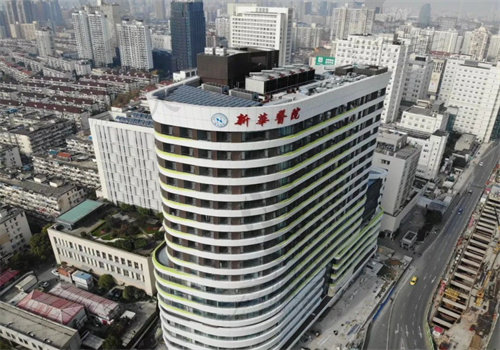 深圳老人镶牙哪个医院正规？