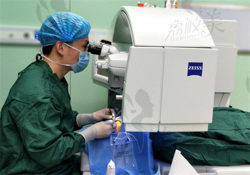 爱尔王铮做飞秒、晶体植入手术技术怎么样