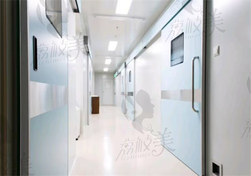 北京中科领军口腔赵凤闻做e-max全瓷美学牙贴面相关实例
