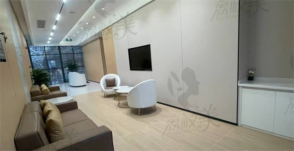34eadcd2d53aea65c279f87923fd023.jpg