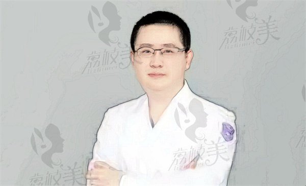李勃