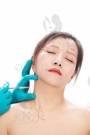 6. Dr. Beau 医学美容中 心