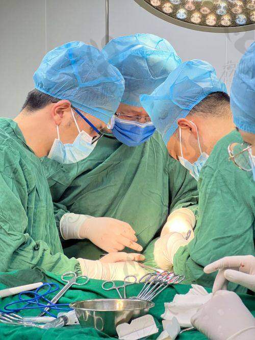 九龙男科为什么收费那么贵？8000+成功案例+专利技术，超高满意度说明物有所值