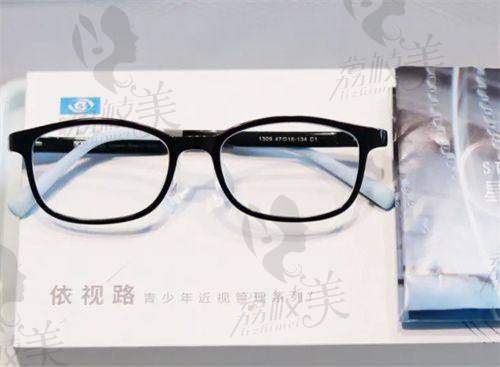 北京大学人民医院眼科白内障手术价格表公开了吗？超声乳化3000元起，高端晶体15000元起